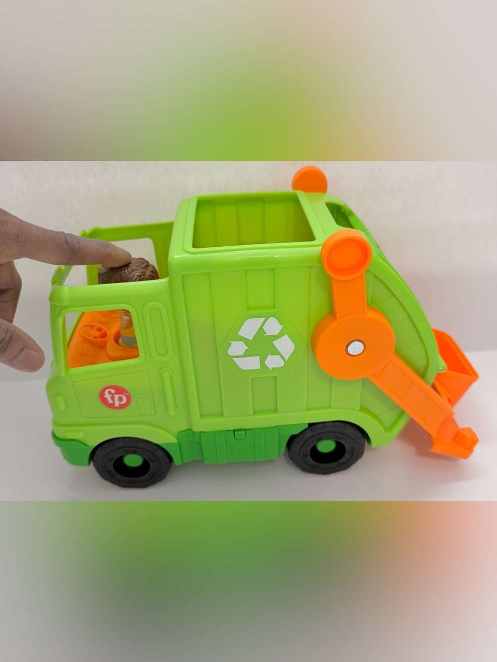 Fisher-Price Little People Musical Toy Recycling Truck Garbage Vehicle - Picture 4 of 9